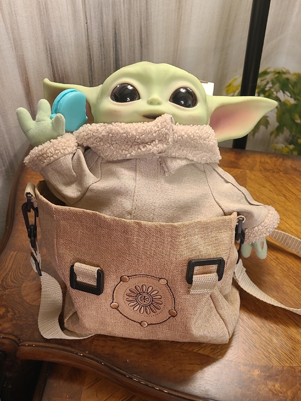 Star Wars Mandalorian The Child 11" plush Baby Yoda Grogu with macaroon & bag